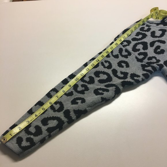 Kensie Cropped Knit Sweater Gray Black Leopard Animal Print Medium - Picture 5 of 8